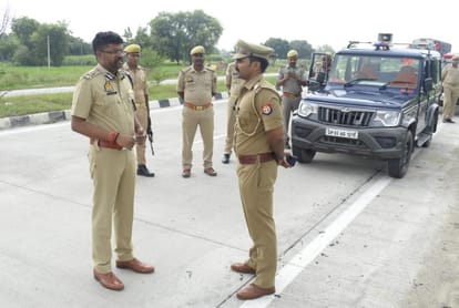 accident in Varanasi Eight people died in collision between car and truck, all were residents of Pilibhit