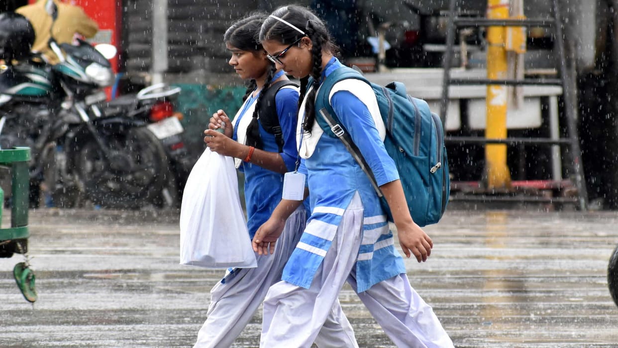 weather changed with drizzling showers throughout the day and made me feel that winter is about to come.