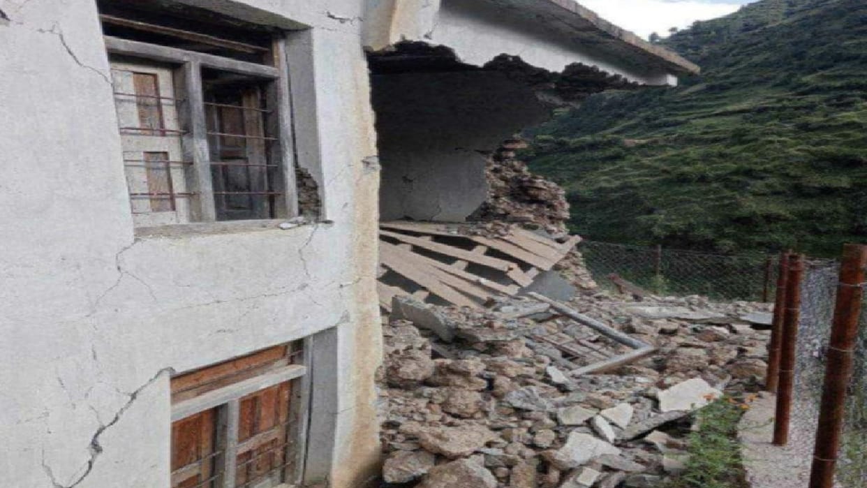 Nepal Earthquake Relief work intensified in Bajhang around 300 houses collapsed in mountains