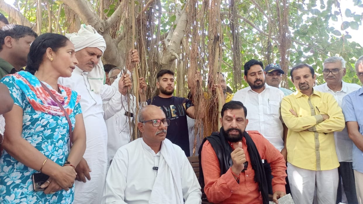 Rohtak: Rajbir Rathi came forward in the matter of garden located in Sector 6, said - garden is in my land