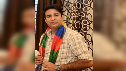Uproar over division of UP: Opposition leaders supported Sanjeev Balyan but BJP stalwarts maintained silence
