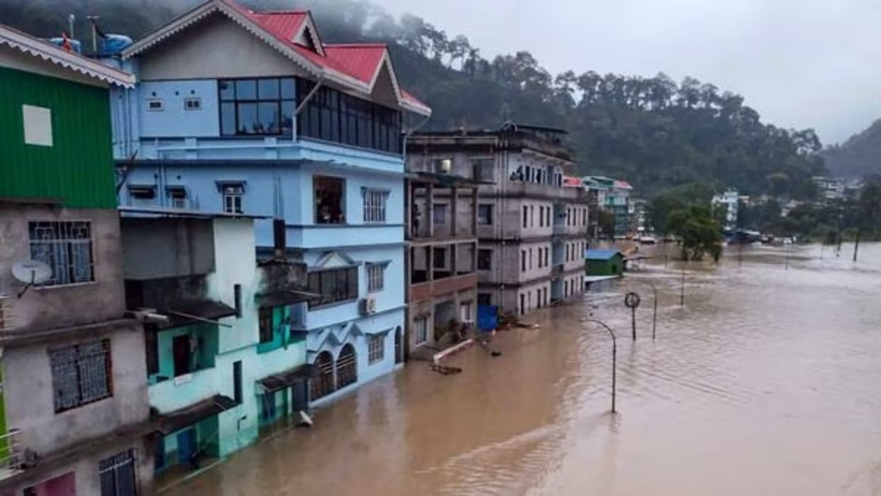 Sikkim flood: 10 people dead so far, more than 80 people missing, 14 bridges collapsed