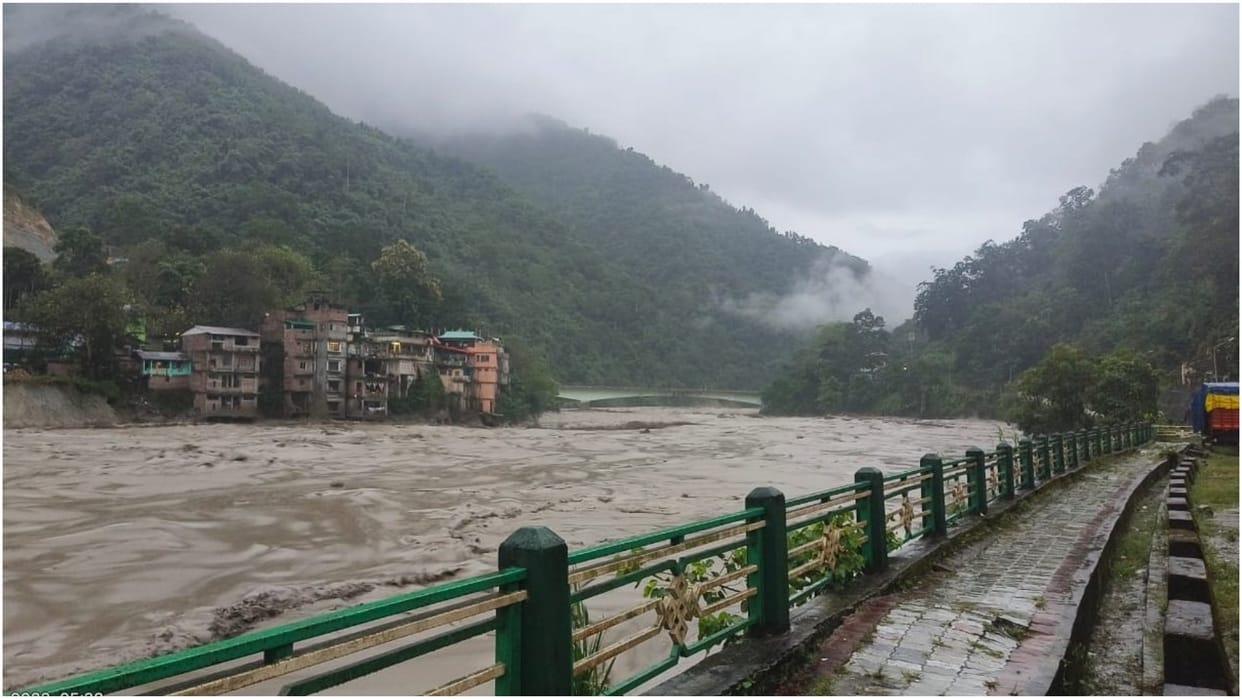 Sikkim Floods: 23 Army soldiers missing in sudden floods in Sikkim, relief work underway