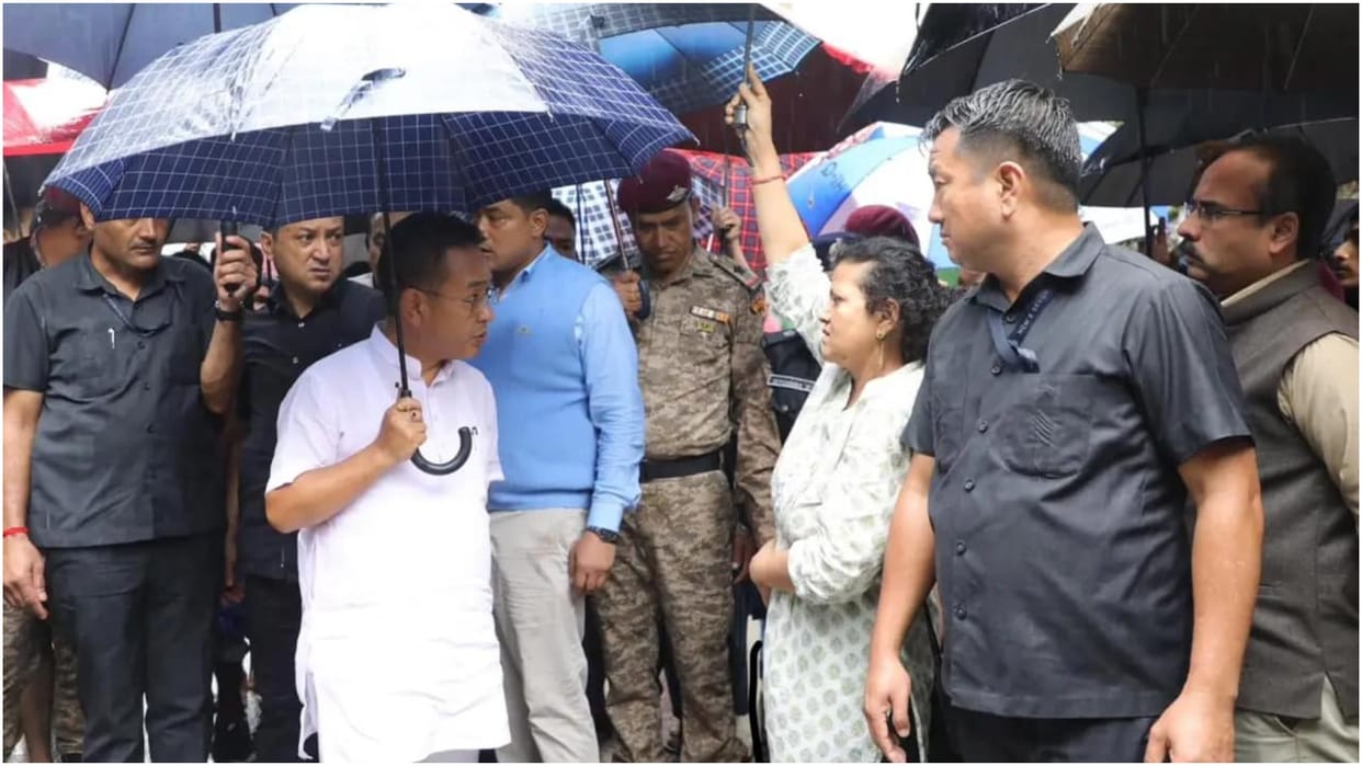 Sikkim Chief Minister Prem Singh Tamang visits Singtam Gave assurance of help said we are with you