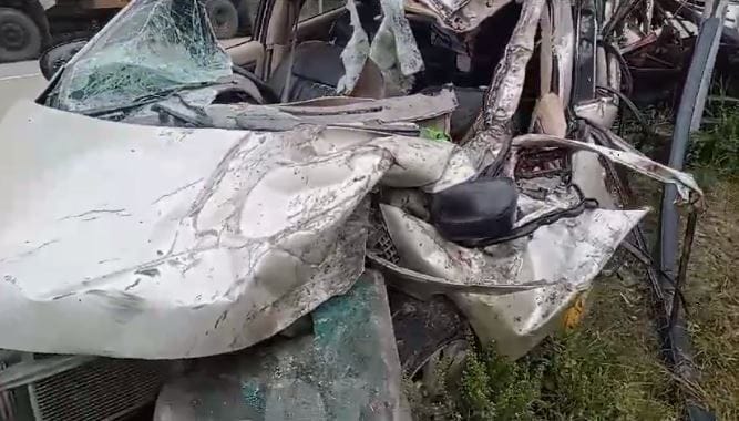 PHOTOS: Heart-wrenching road accident, eight lives ended in one stroke, a child defeated death.