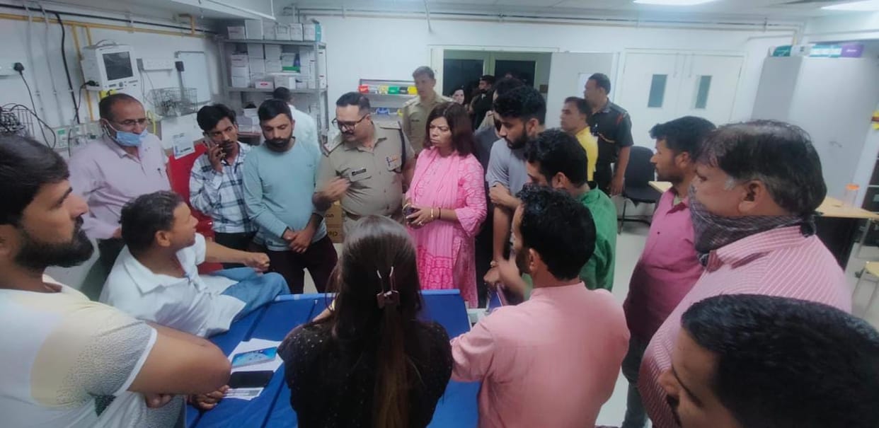 Dehradun News Uproar over death of girl suffering from dengue in Doon Hospital