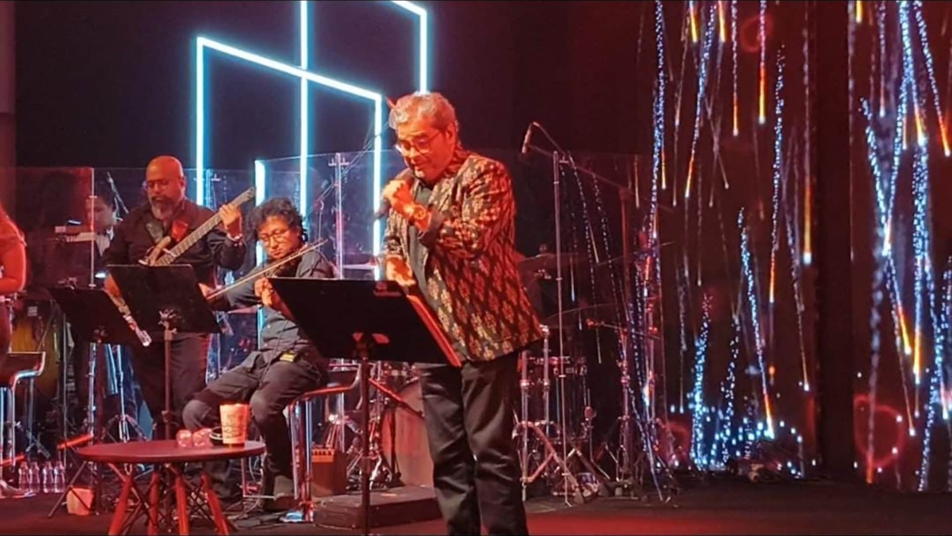 Vishal Bhardwaj reveal Khufiya reasons why DIL DUSHMAN has two versions by Arijit Singh Sunidhi Chauhan