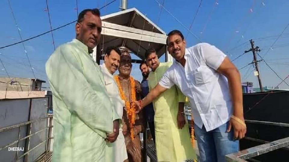 Khair Municipality Chairman Sanjay Sharma was expelled from AAP