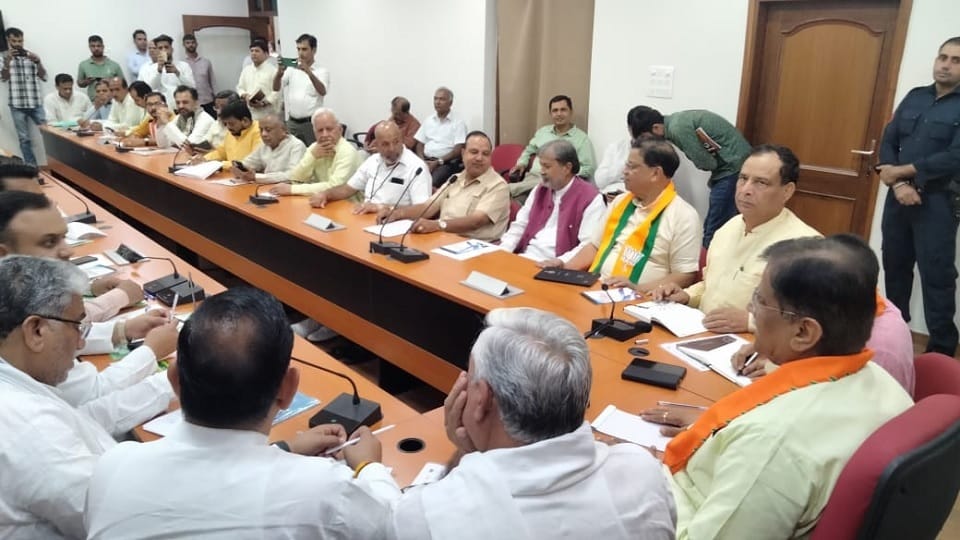 Meeting of BJP officials in Rohtak, State OP Dhankar said - take activities of party among public