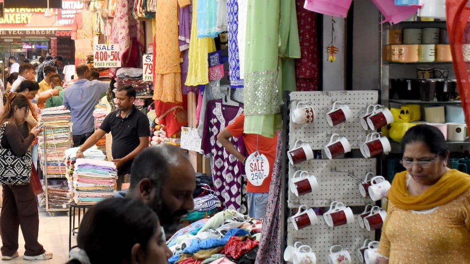 Kiran Theater Block Market located in Chandigarh Sector-22 becoming better option for shopping and enjoying