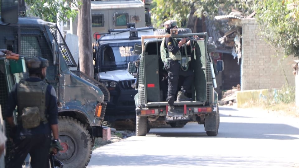 jammu kashmir: Three suspects held along with war-like stores in Pulwama