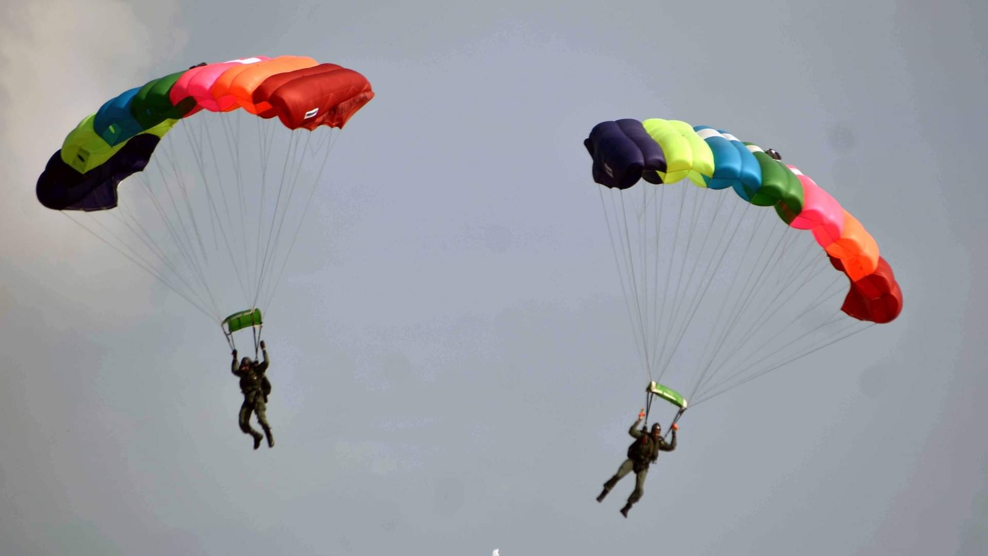 Air Show: Rafale speed filled with thrill, Akash Ganga team soldiers jumped