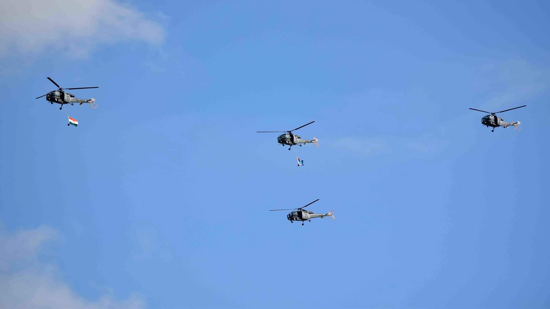 Air Show: Rafale speed filled with thrill, Akash Ganga team soldiers jumped