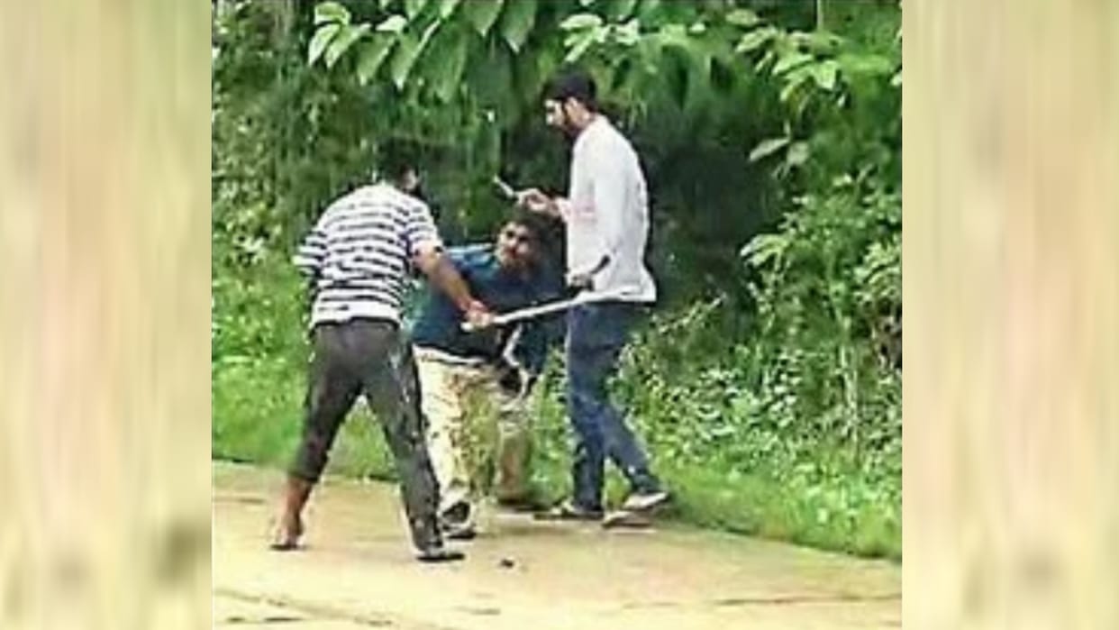 A mentally ill man got beaten by Two in Gonda.