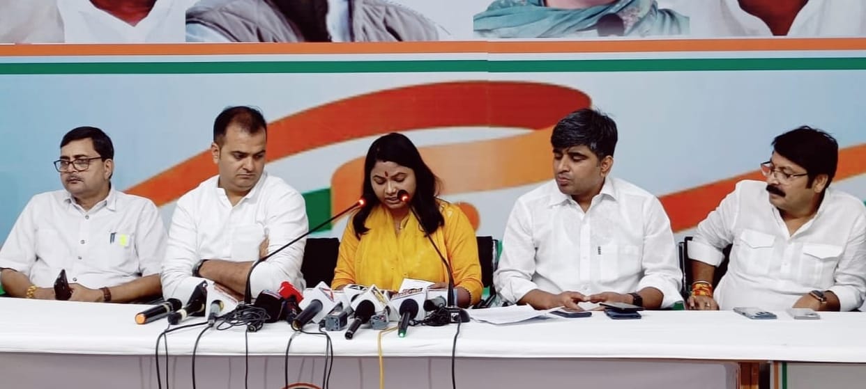 MP Election 2023: Congress attacks Prime Minister's visit to Jabalpur, says - PM Modi got lie gems