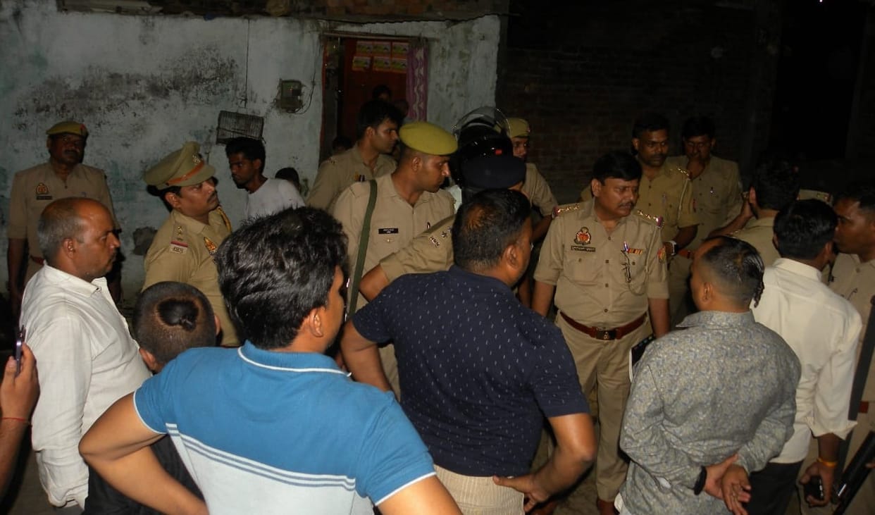 Ruckus in Kanpur, Clash between two parties, heavy stone pelting, slaps were also used, seven seriously injure