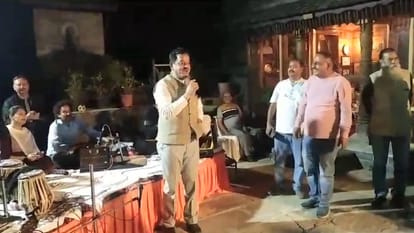 Kullu News: मुख्य संसदीय सचिव सुंदर सिंह ठाकुर ने लगाई खूब लगाई रौनक, गाया गीत chief parliamentary secretary sunder singh thakur Meri Sahiba song viral on social media