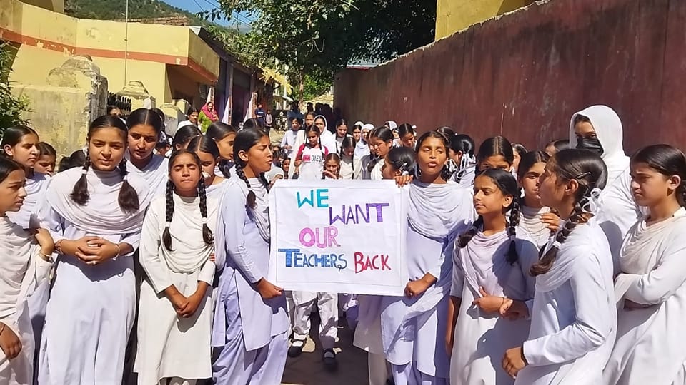 Udhampur: students protest against five teachers of their Chineni Girls High School rationalize with other sc