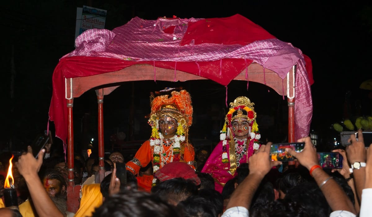Ramnagar ki Ramlila 8th dayFeet of four daughter in law lying in  courtyard of Ayodhya