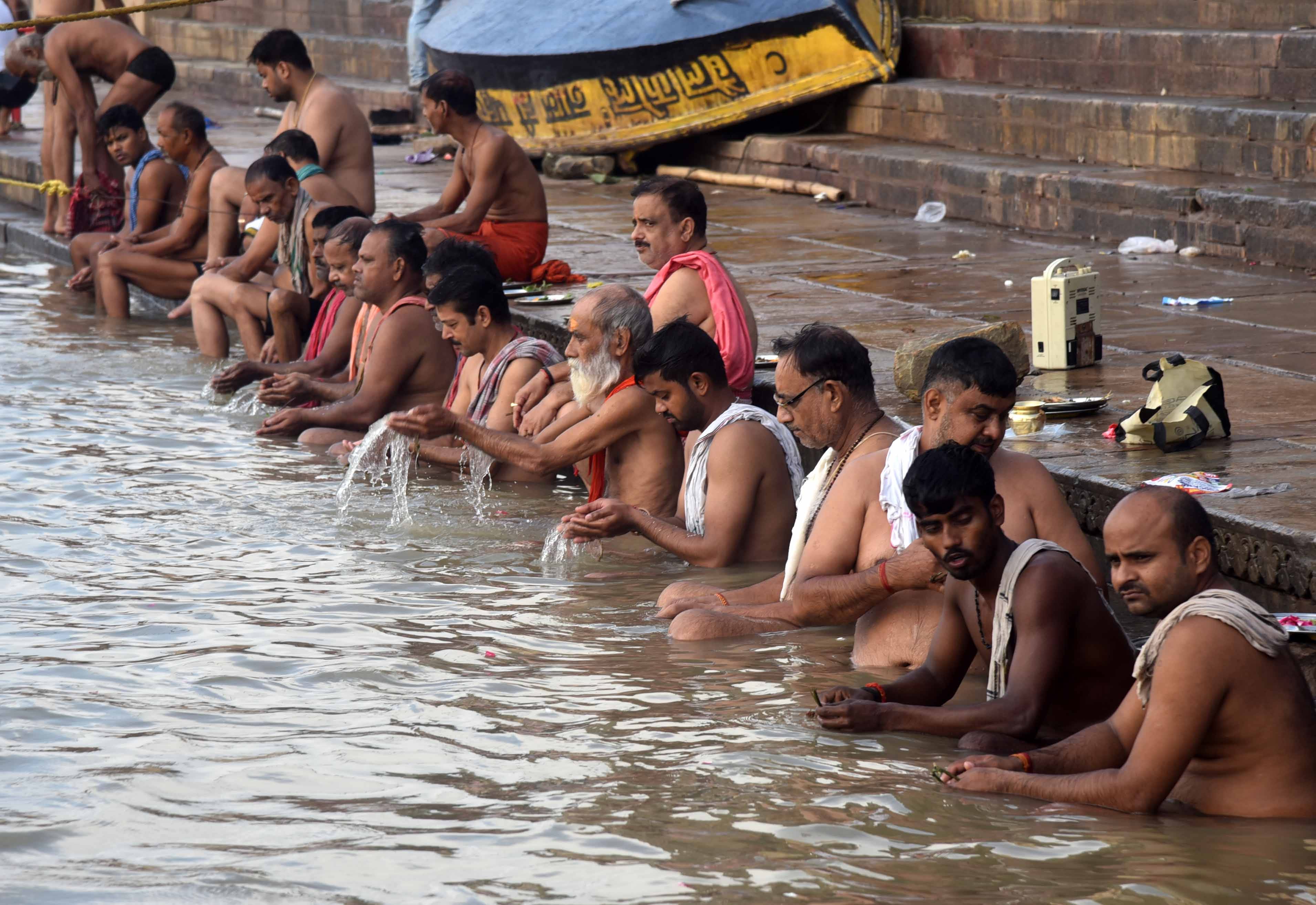 Pishachamochan Kund: More than 1.5 lakh devotees performed Shraddha to please the ancestors, see photos