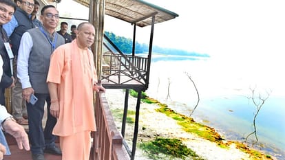 CM Yogi Adityanath did jungle safari in Chuka beach of Pilibhit