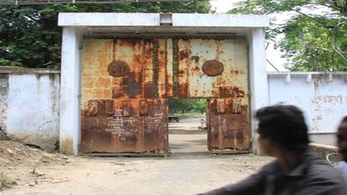 Time sought from court to submit documents for payment of Rs 44 crore interest to Hukamchand Mill workers.