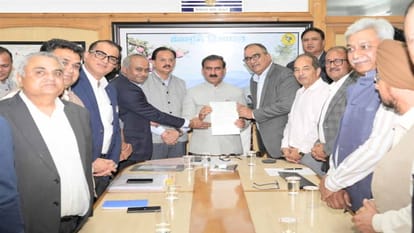 Himachal News: रेललाइन से जुड़ेगा औद्योगिक क्षेत्र बद्दी, नालागढ़ से भरतगढ़ सड़क होगी फोरलेन Baddi will be connected to railway line, Nalagarh to Bharatgarh road will be four lane.