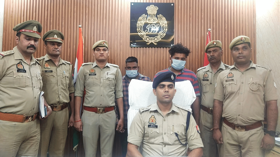 Indirapuram police arrested two criminals who robbed a bank manager