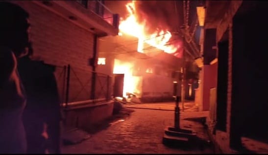 Massive fire in Kanpur, Fire broke out in army uniform manufacturing factory, a dozen vehicles were busy extin