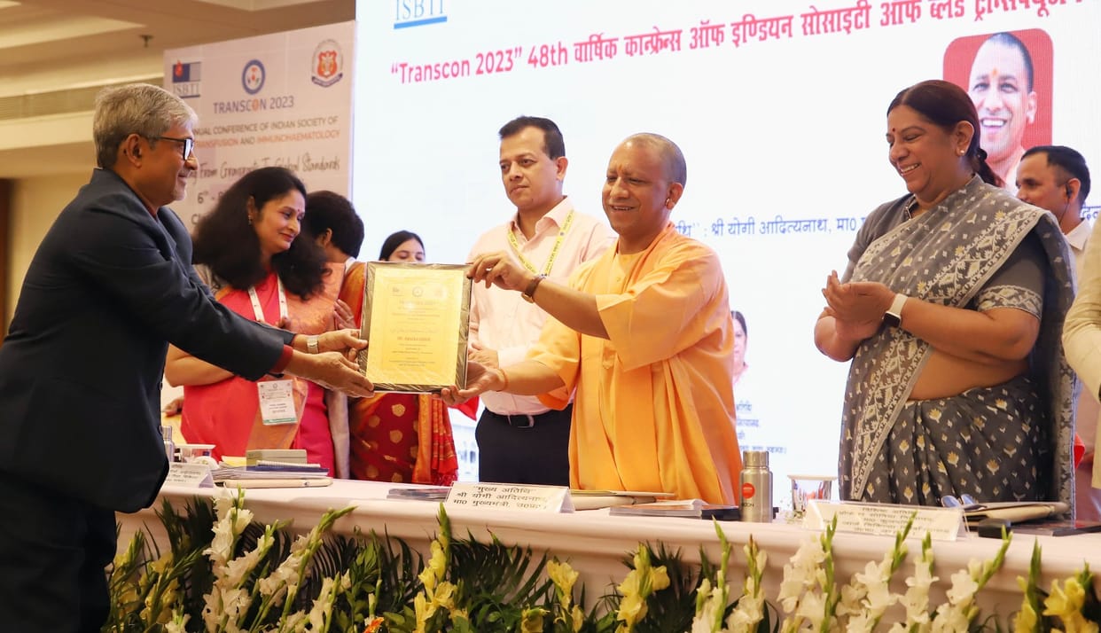 Lucknow News: CM Yogi said, experts should make common citizens aware about blood donation