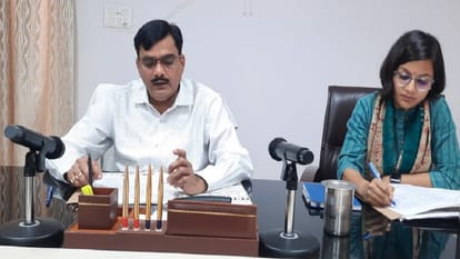 Aligarh News: तीन स्कूलों का होगा जीर्णोद्धार, मरम्मत और निर्माण, जल्द तैयार होगा एस्टीमेट Three schools will be renovated, repaired and constructed