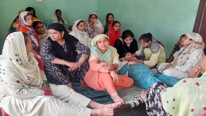 Rampur: old farmer standing on roadside in Khajuria was crushed by a truck, died on spot