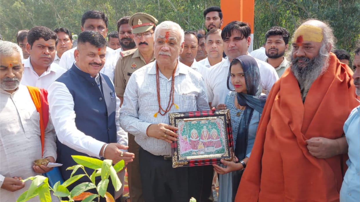 West UP News Live: Tribute paid to Chaudhary Mahendra Singh Tikait at Kisan Bhawan and read all updates