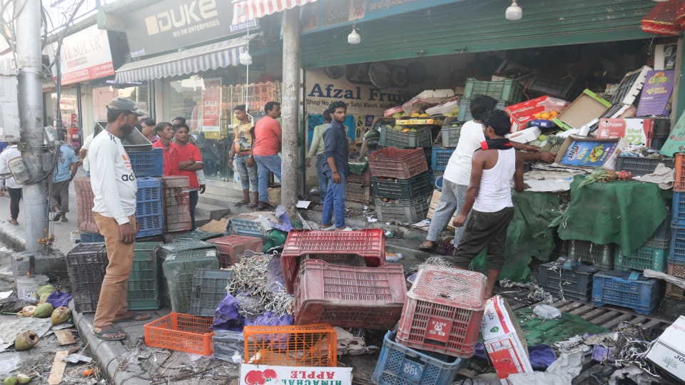 Dehradun Crime News Fruit seller molests girl, creates ruckus