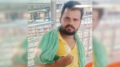 Bihar: सोए अवस्था में युवक की गला रेतकर ली जान; पिता ने बहू पर अवैध संबंध को लेकर हत्या करवाने का लगाया आरोप Young man murdered by slitting throat while he was sleeping in Jamui; Father accused daughter-in-law of murder