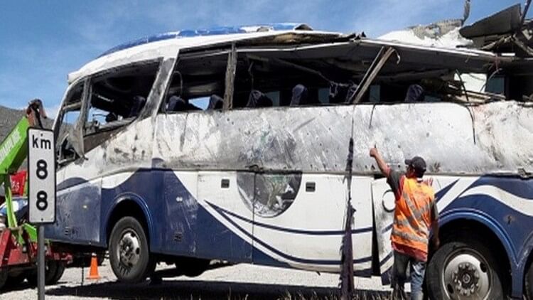 Mexico Bus Accident several passengers killed news update in hindi