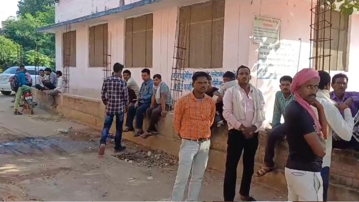 Chhatarpur News: Dead body of a woman missing for two days was found family members feared murder.