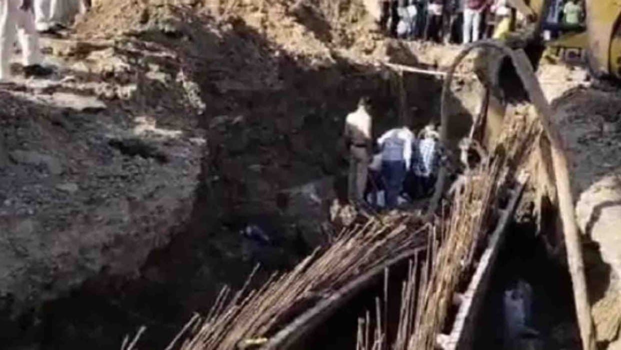 A laborer died after being buried under the debris of a flyover in Jabalpur
