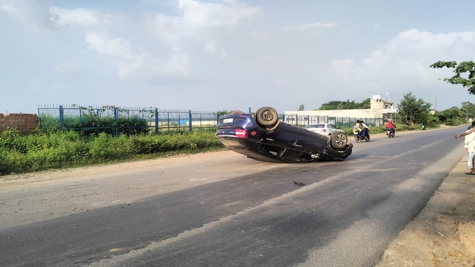 Speeding car hits bike hard in Korba