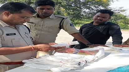 CG: कोरबा में भारी मात्रा में चांदी की पायल बरामद, कहीं चुनाव से तो नहीं है कनेक्शन, जांच में जुटी पुलिस Police recovered huge quantity of silver anklets in Korba