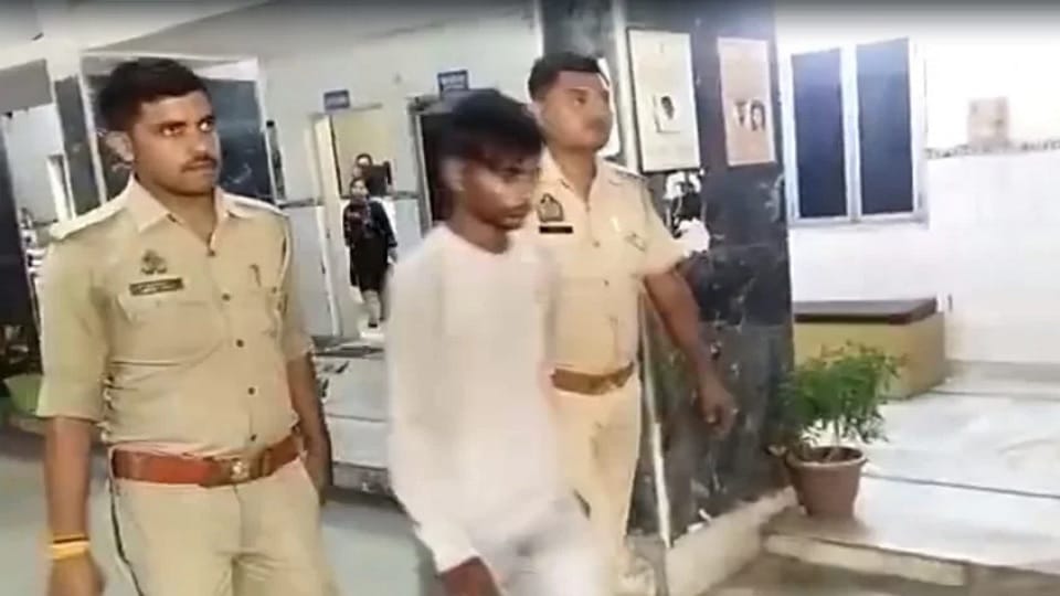 Hindu organization worker caught girl traveling in the train with a boy of other community