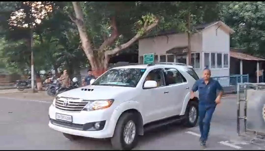 RJD party chief lalu yadav and nitish kumar met again, after bihar caste census laloo yadav in cm residence