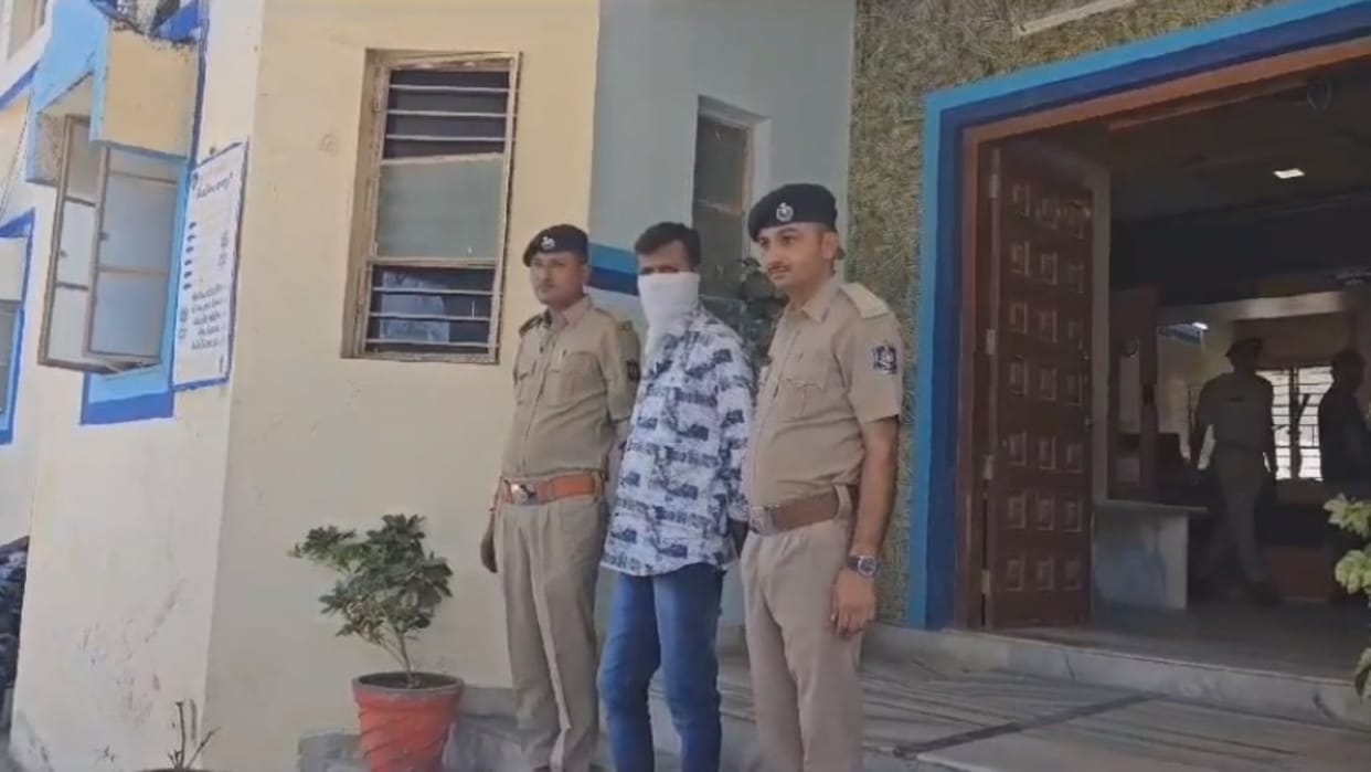Use of fake ghee exposed in making Prasad at Bhadarvi Poonam fair in Sirohi; Caters firm operator arrested