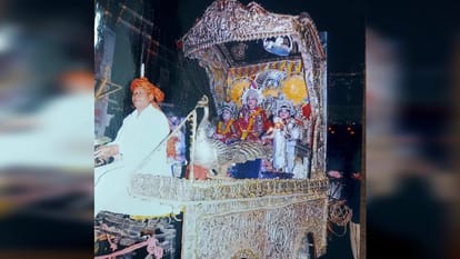 Ram Barat: आगरा की राम बरात में जिस रथ पर सवार होकर निकलते हैं रघुवर, वो है चांदी का; 6 साल में हुआ था तैयार Maryada Purushottam Ram will reach Janakpuri on silver rath artisans of Banaras prepared it in 6 years