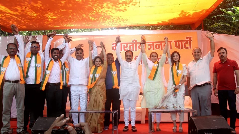 Aam Aadmi Party workers join BJP