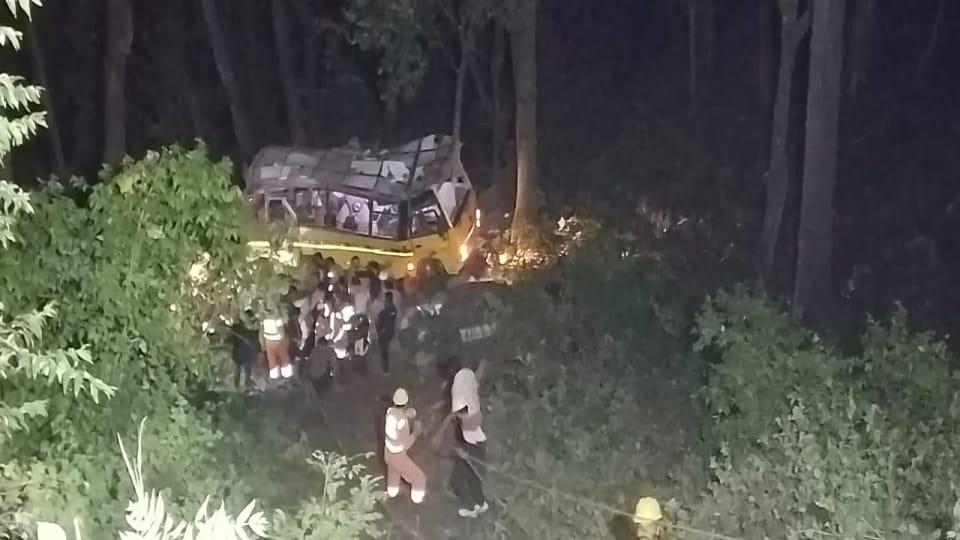 bus fell into a ditch in Nainital 35 passengers were traveling bus going to Hisar