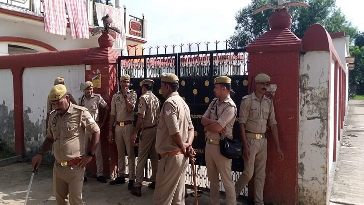 Deoria news Now decision on spot Bulldozer may be used tomorrow on illegal occupation of Prem and three others