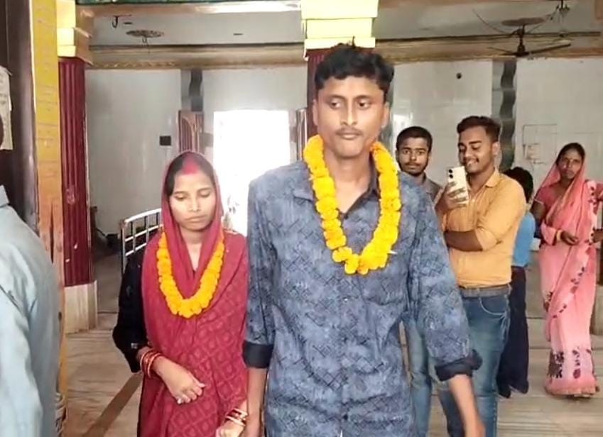 Husband wife : After three years of love you love you relationship, she was pregnant women, now love marriage