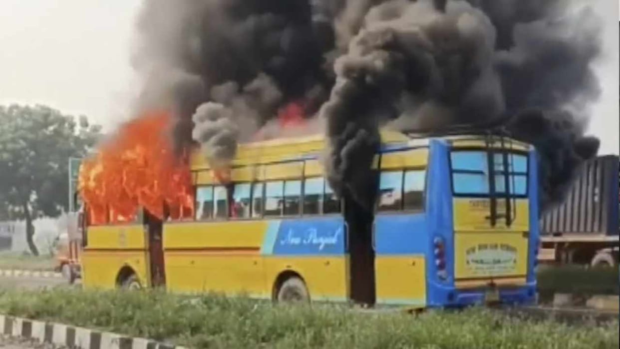 Fire broke out in moving bus in Ludhiana of Punjab