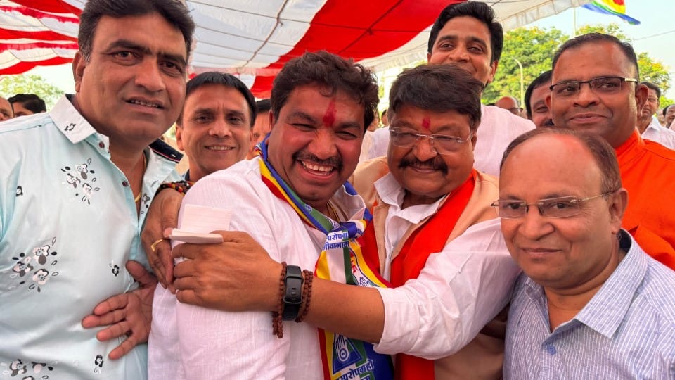 kailash vijayvargiya sanjay shukla congress bjp indore mp election